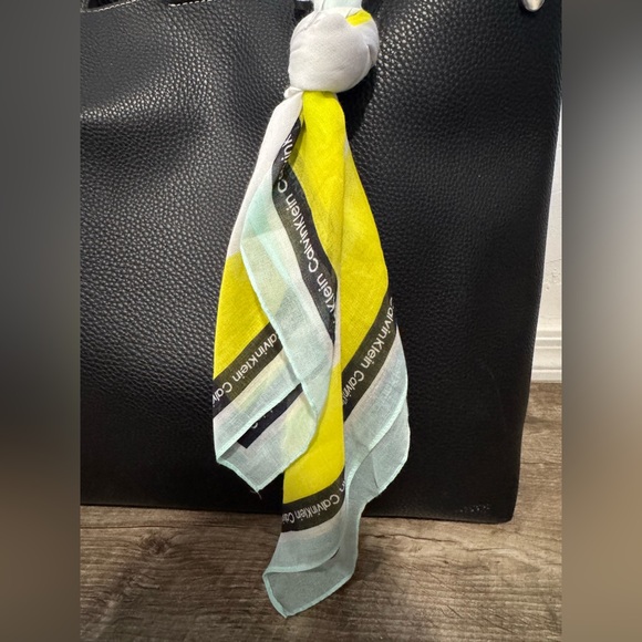 Calvin Klein Solid Black Pebbled Leather Tote Bag w/ Scarf Keychain - Picture 4 of 9